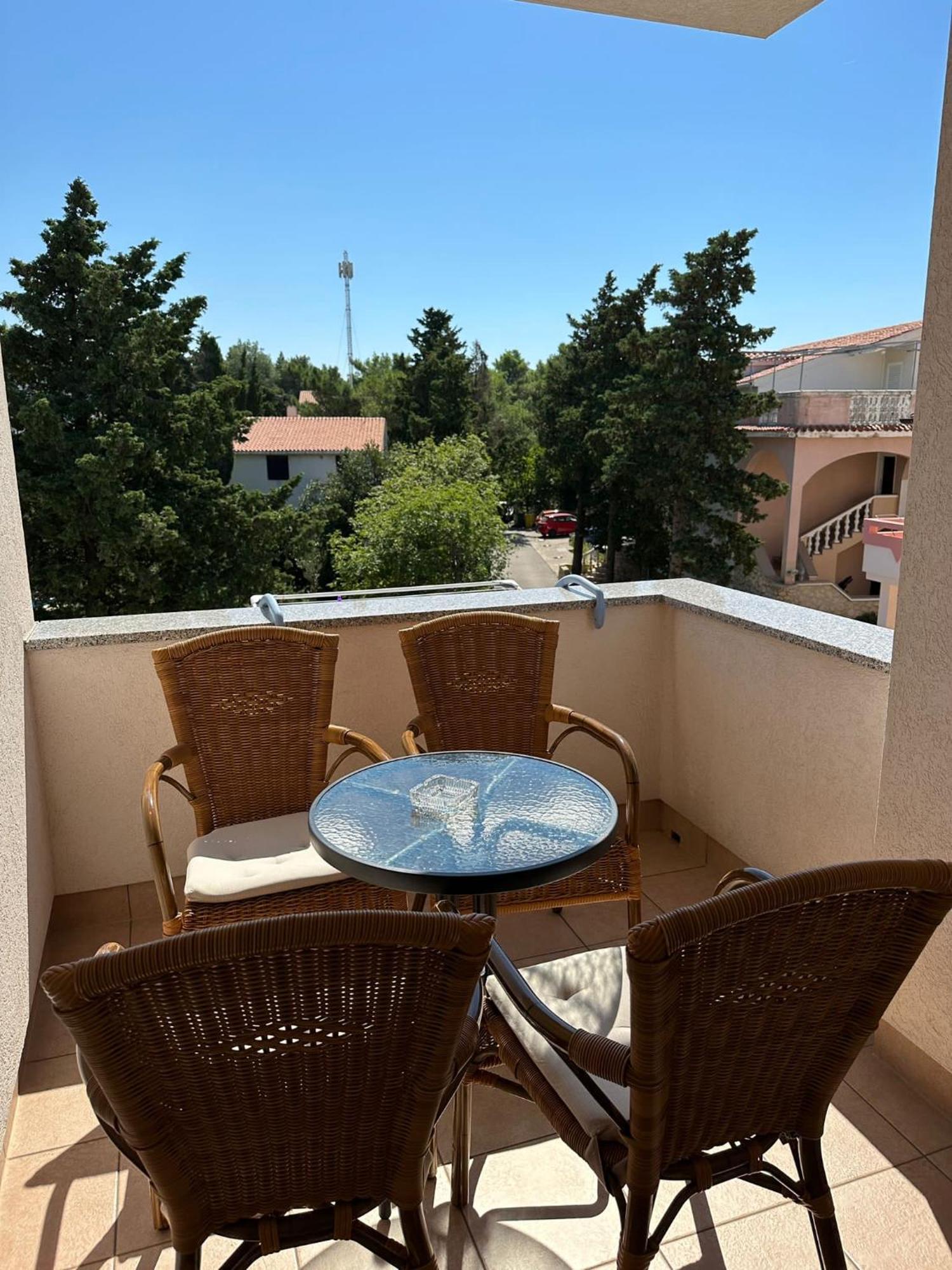Apartmani Samec Novalja Exterior photo
